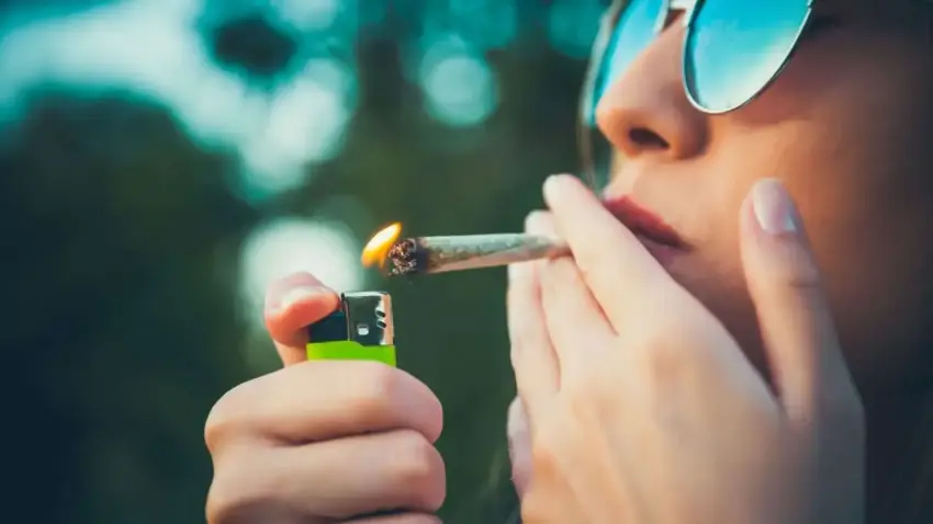 How to Smoke THCA in an Apartment Without Alerting Neighbors